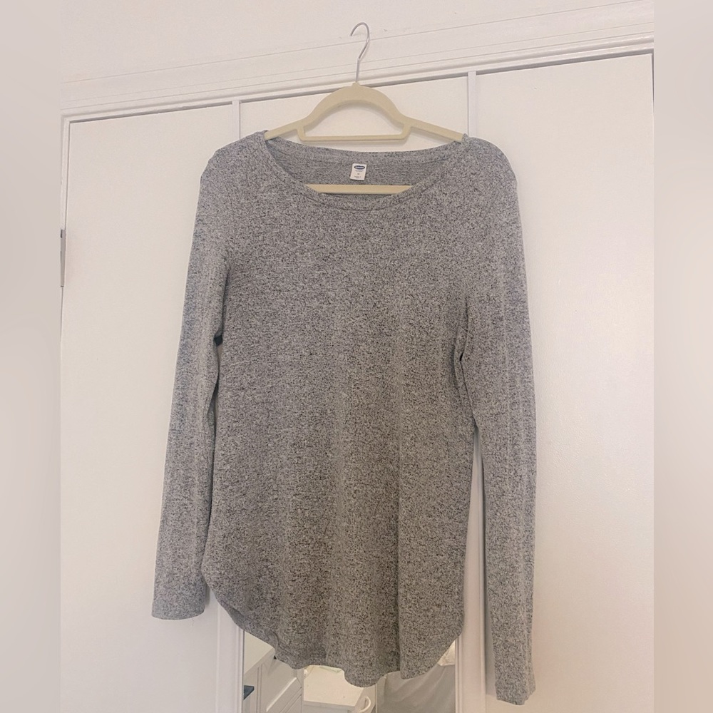 Grey and black sweater 🩶